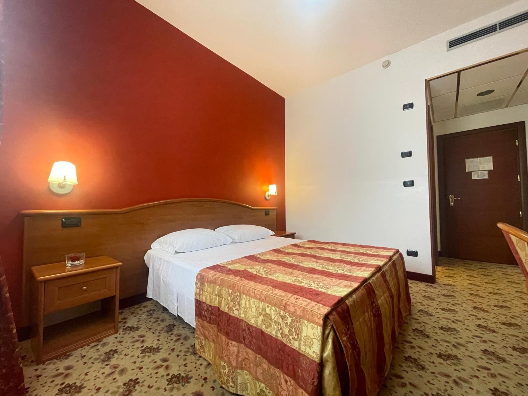 Vald Hotel Val della Torre Екстериор снимка