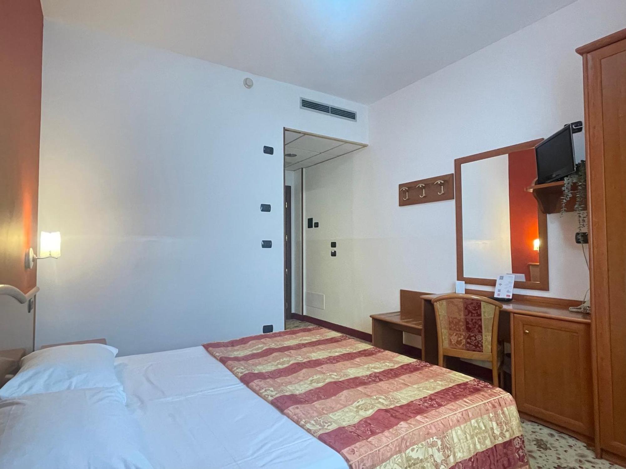 Vald Hotel Val della Torre Екстериор снимка